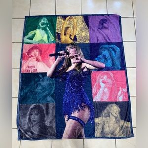Taylor Swift NWOT throw blanket